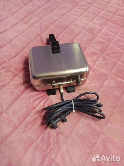 Электрическая вафельница новая СССР