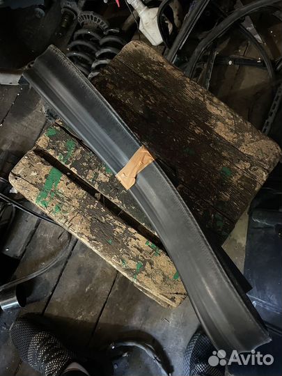 Уплотнитель капота Mercedes Benz GLC X253 2019