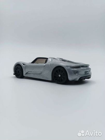 Hot wheels porsche 918 spider