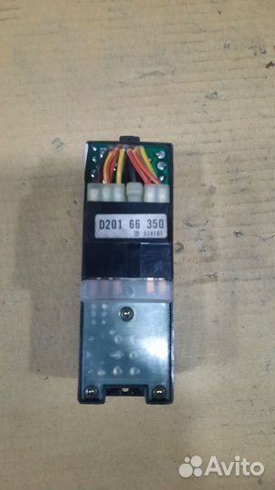 Блок упр-я стеклоподъемниками передний правый Mazda Demio DW3W