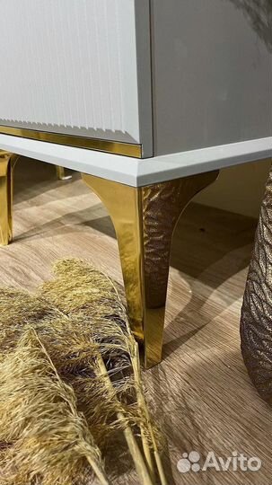 Тумба под тв с выставочного образца