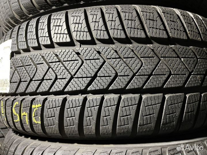 Pirelli Winter Sottozero 245/45 R18 V