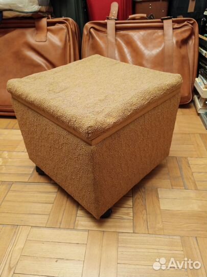 Винтажная советская ретро банкетка на колесиках