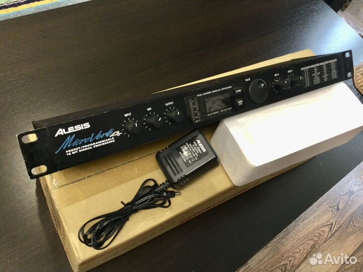 Процессор эффектов Alesis Microverb4