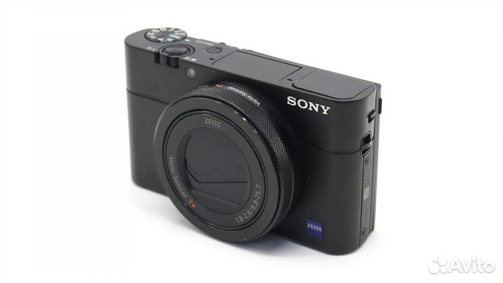 Sony Cyber-shot DSC-RX100M5 в упаковке