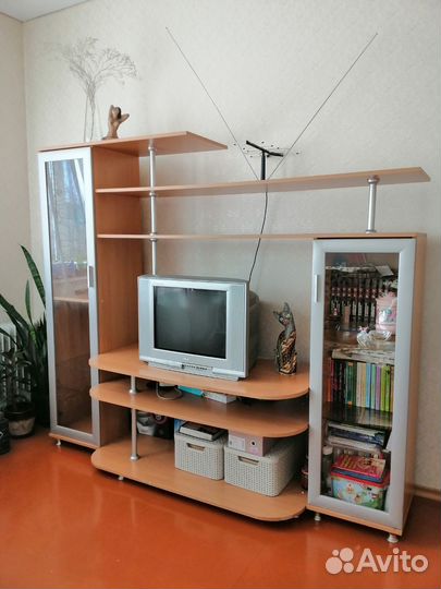 Стенка в гостиную бу