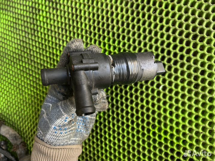 Насос дополнительный для Рassat CC 2008-2017