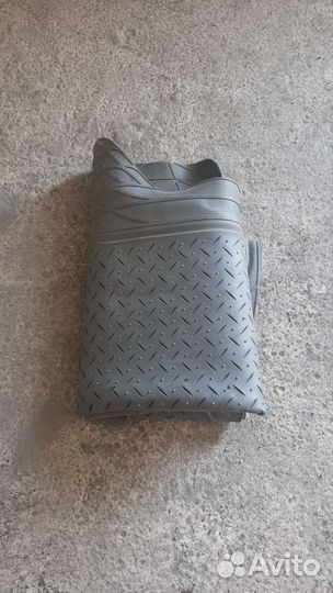 Автомобильный коврик в багажник