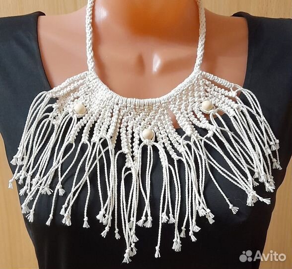 Украшение на шею. Макраме, ручная работа