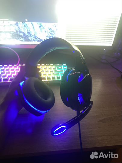 Проводные наушники