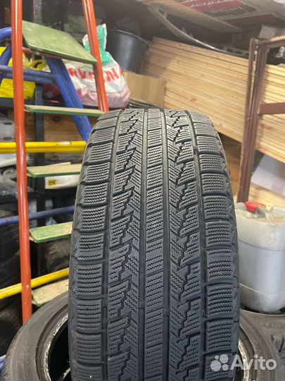 Roadstone Winguard Ice 215/45 R17 87Q