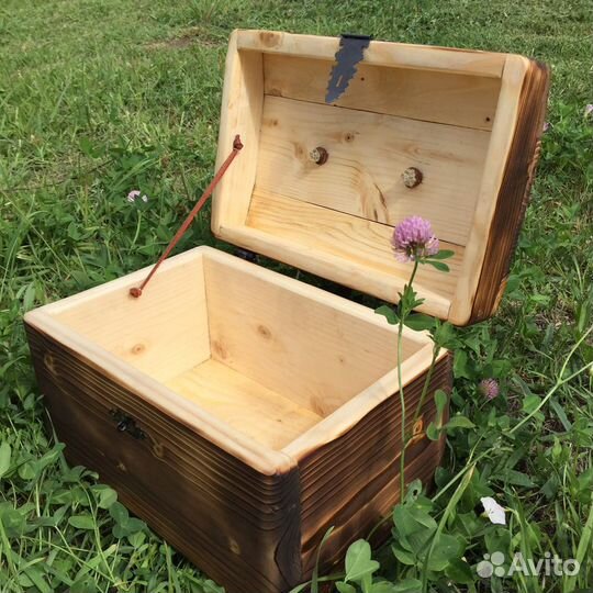 Сундук деревянный