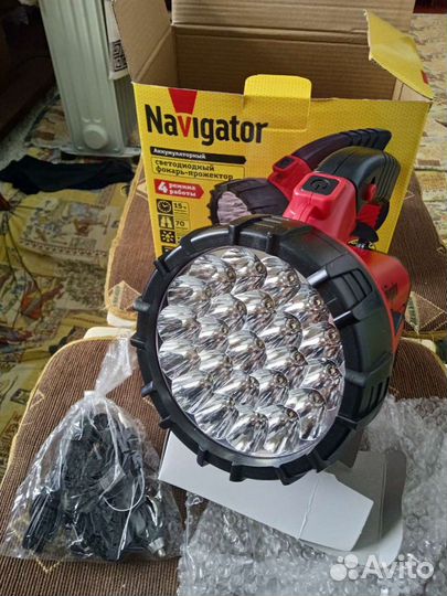 Аккумуляторный фонарь-прожектор