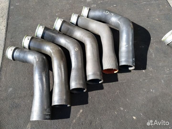 Патрубок интеркулера Jeep Grand Cherokee WK