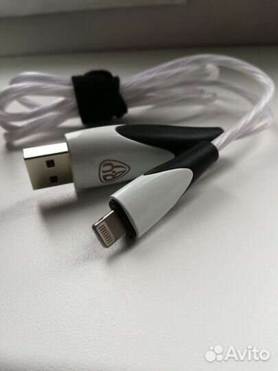 Кабель для зарядки iPhone