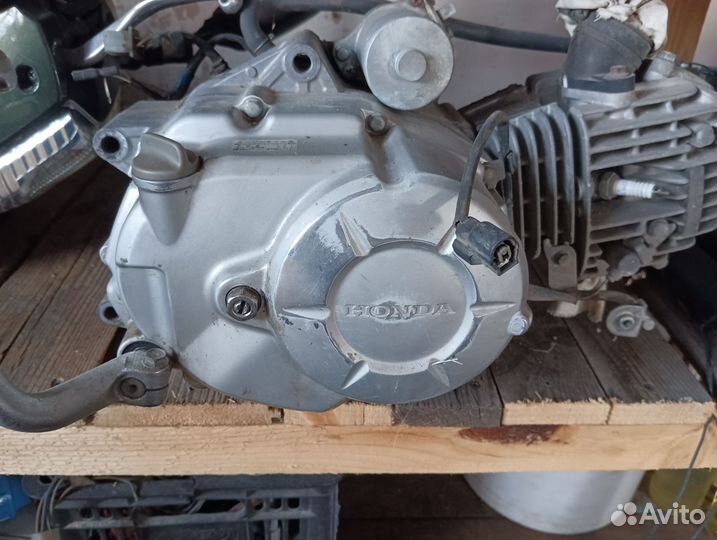 Хонда супер Каб двигатель