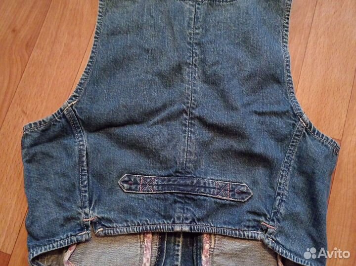 Джинсовая жилетка для девочки