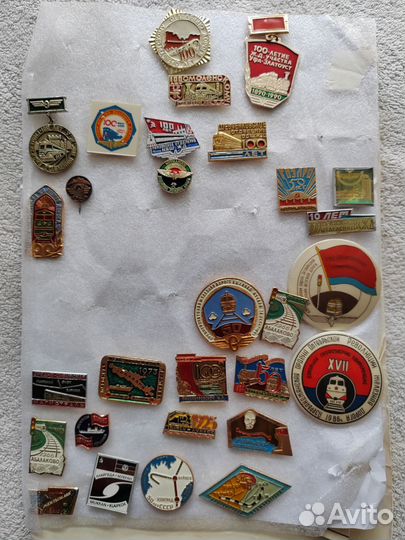 Значки. Железная дорога. мпс институты. Училища