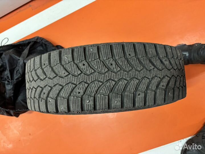 Bridgestone Blizzak 175/70/13, шипы, диски, чехлы