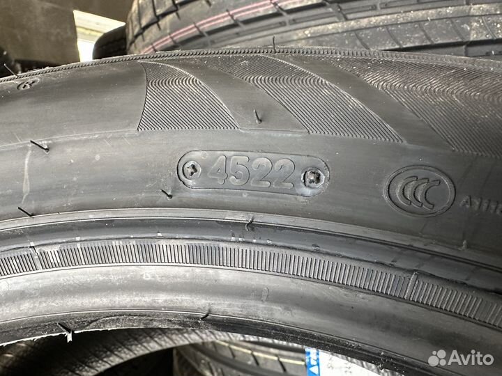 Triangle Sports TH201 255/45 R18