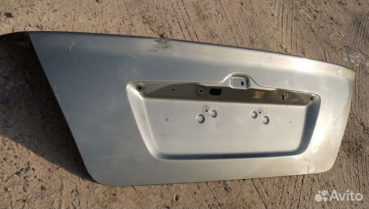 Крышка багажника Toyota Corolla 120