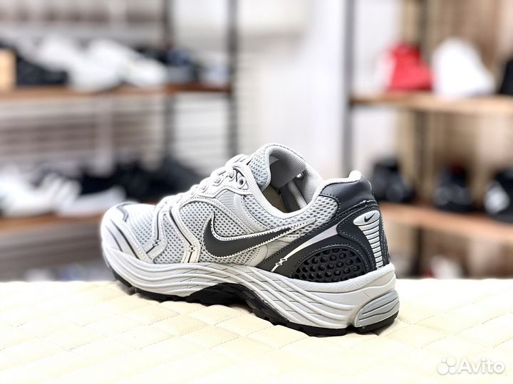 Кроссовки мужские Nike Air Zoom Vomero 5