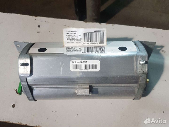 Подушка в торпедо мерседес w221