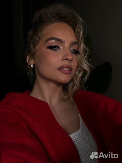 Визажист, мастер по прическам, бровист