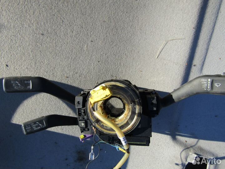 Переключатель подрулевой Фольксваген Пассат б6