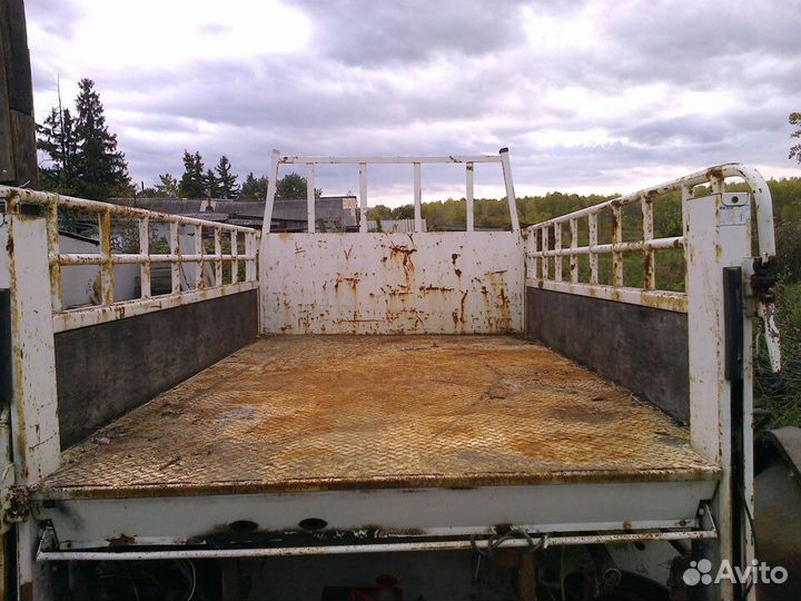 Кузов с аппарелью бортовой от японского грузовика