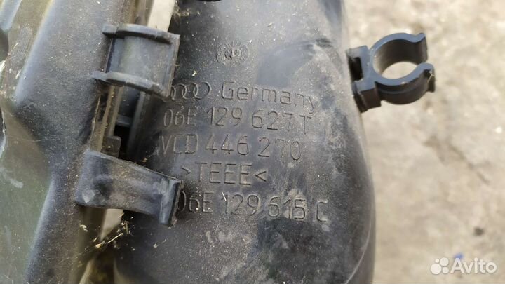 Патрубок воздушного фильтра Ауди а8d3 3.2bpk