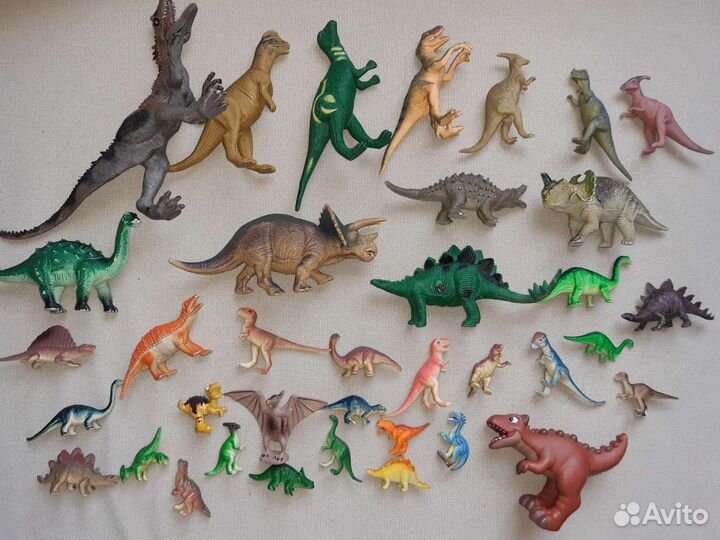Игрушечные динозавры