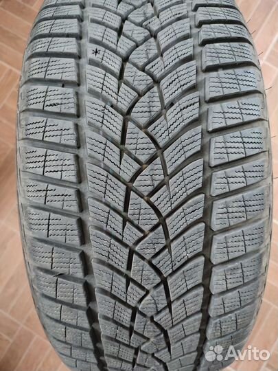 Goodyear UltraGrip Performance Gen-1 245/45 R18