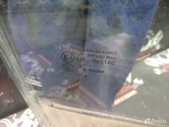 Стекло передней двери Jaguar X-Type