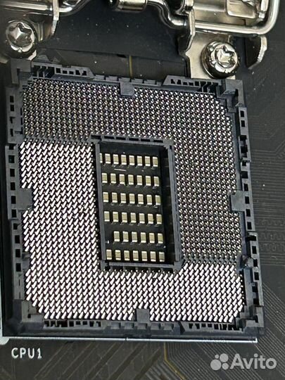 Материнская плата с дефектом