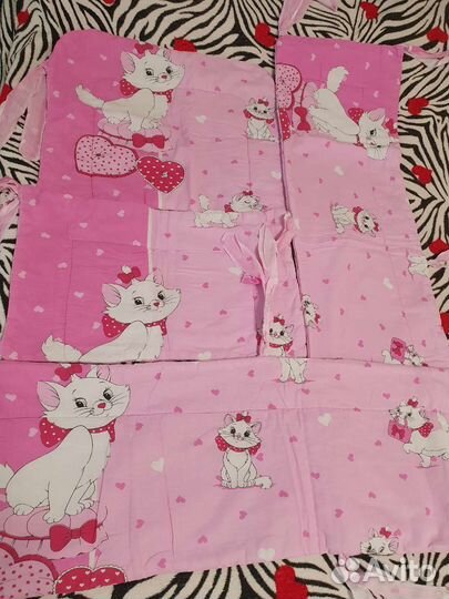 Продам комплект бортиков в кроватку