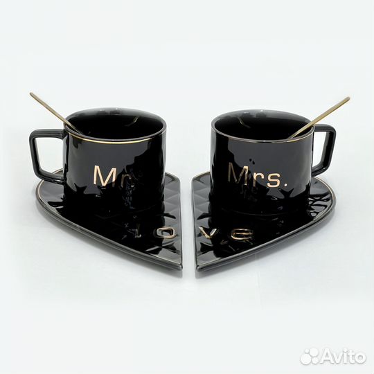 Кофейная пара чашка с ложкой и блюдцем love