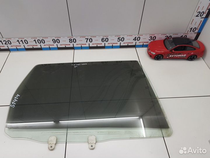 Стекло двери заднее правое