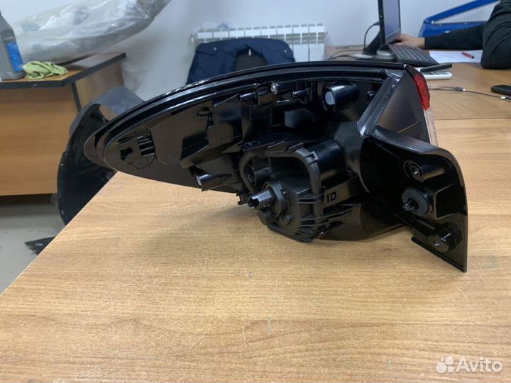 Фонарь задний правый новый оригинал Renault Kaptur