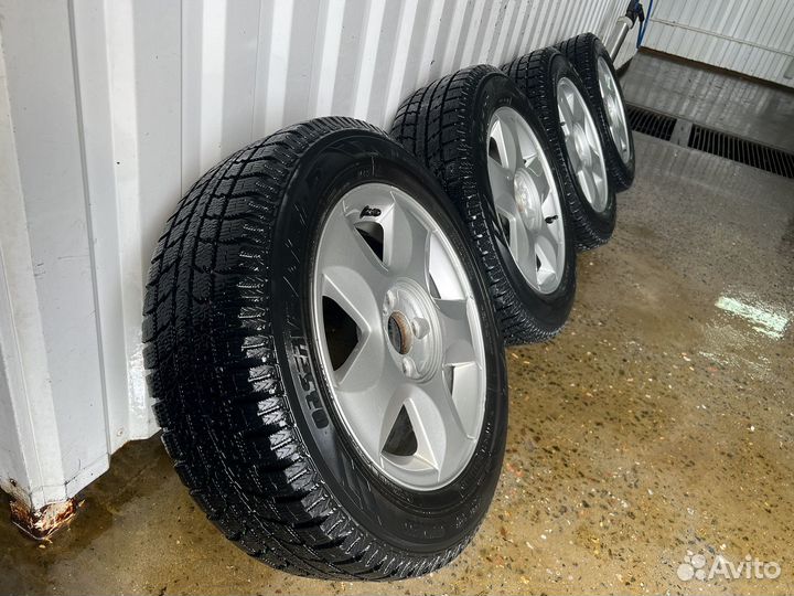 Комплект зимних колес 185/65 R15