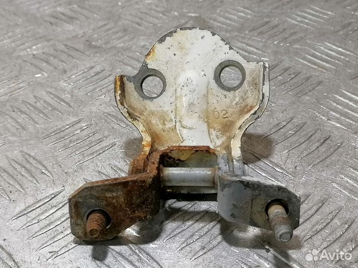 Петля двери передней левой верхняя Mitsubishi Legn