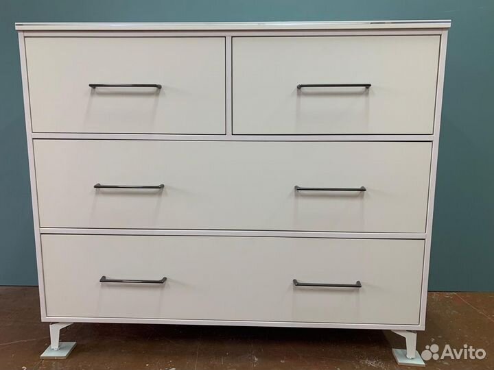 Комод белый с выдвижными ящиками новый
