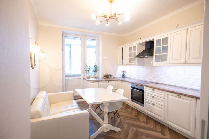 2-к. квартира, 90,7 м², 3/24 эт.