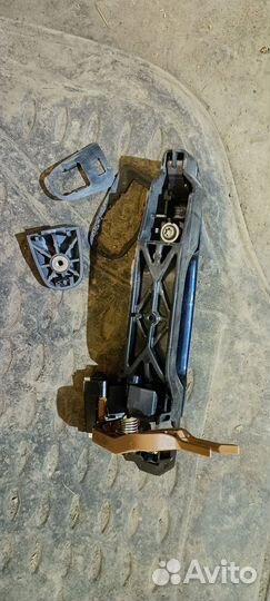 Ручка двери левая Тойота аурис