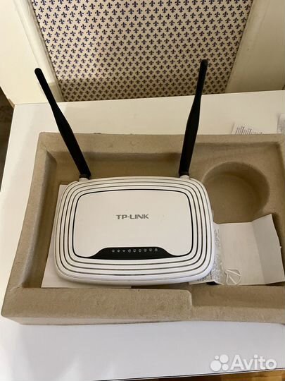 Wi-Fi роутер TP-Link TL-WR841N с блоком питания