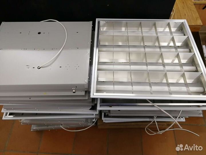 Светильники Армстронг