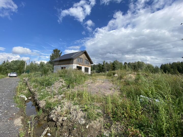 Дом 167 м² на участке 8,1 сот.