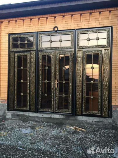 Кованая дверь входная