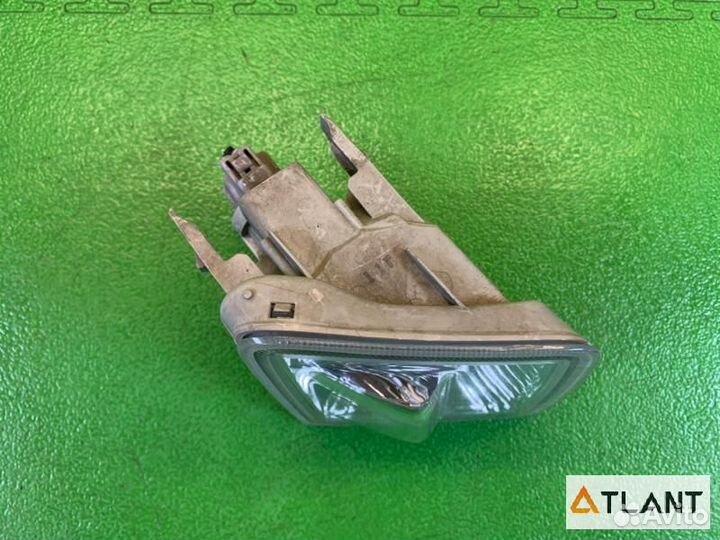 Повторитель бамперный передний правый toyota prius