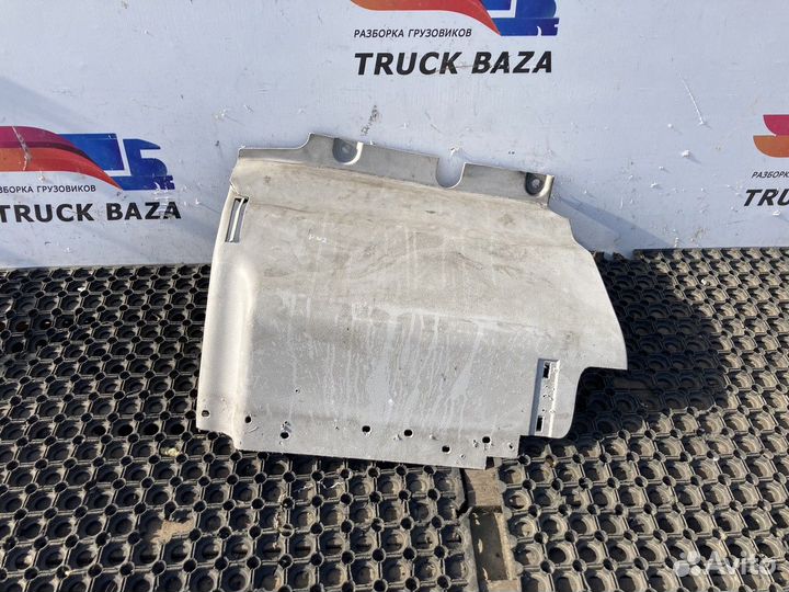 Накладка панели приборов Volvo VNL